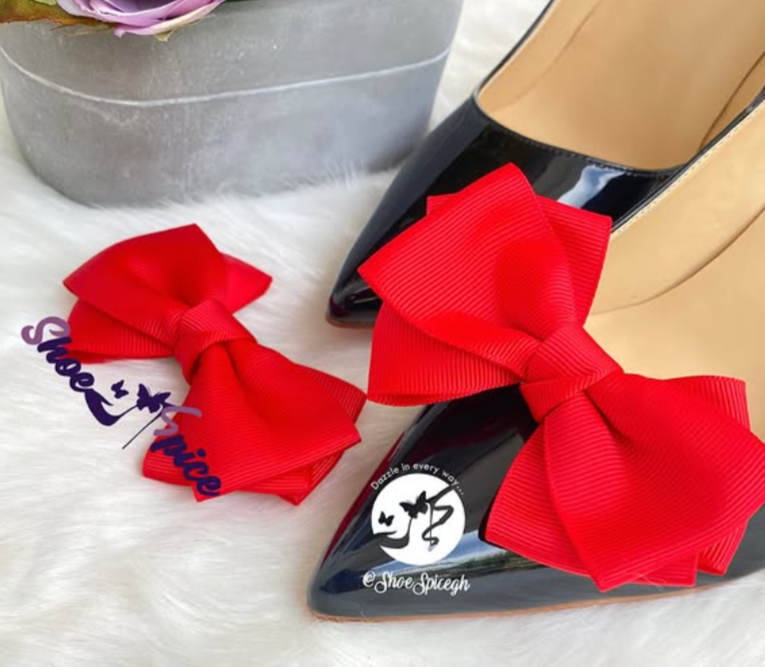 Red bow clips