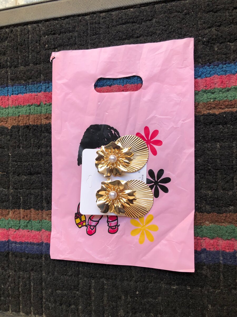 Boucles d'oreilles florales dorées