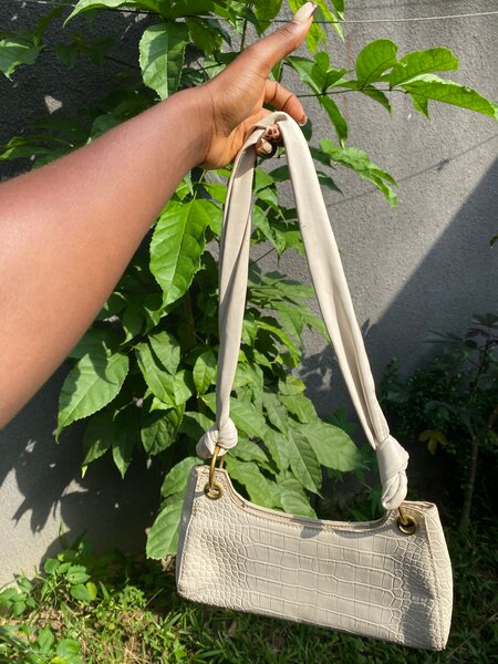 Sac bandoulière croco élégant