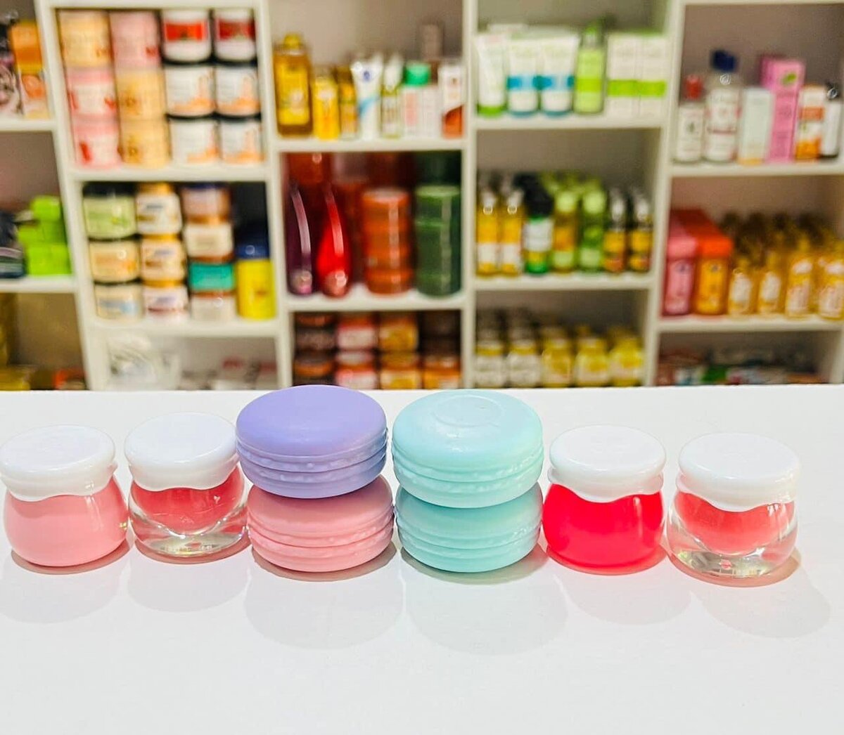 Hydrating lip balm with sweetener