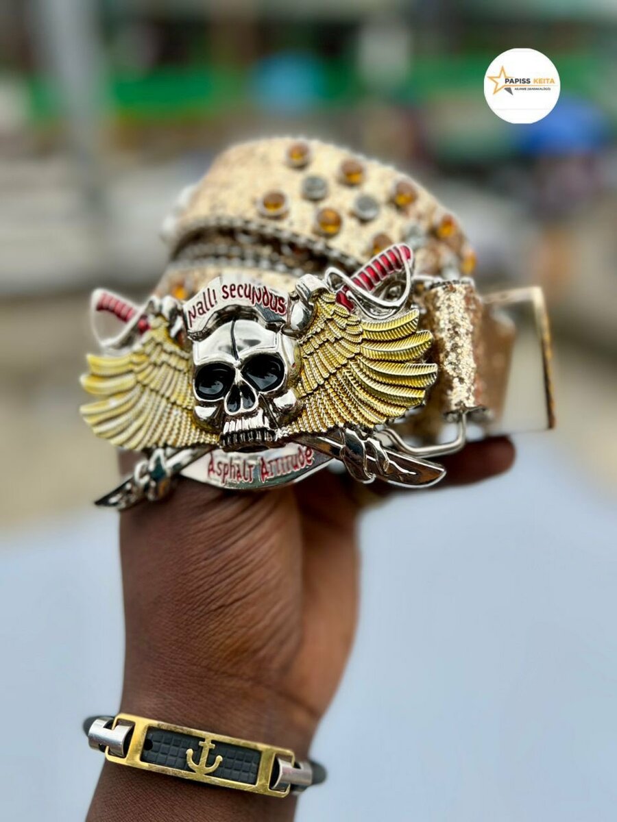 Ceinture tête de mort punk