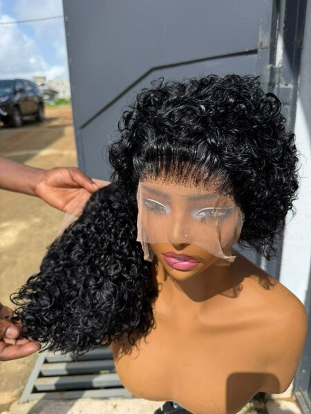 Perruque Frisée en Dentelle