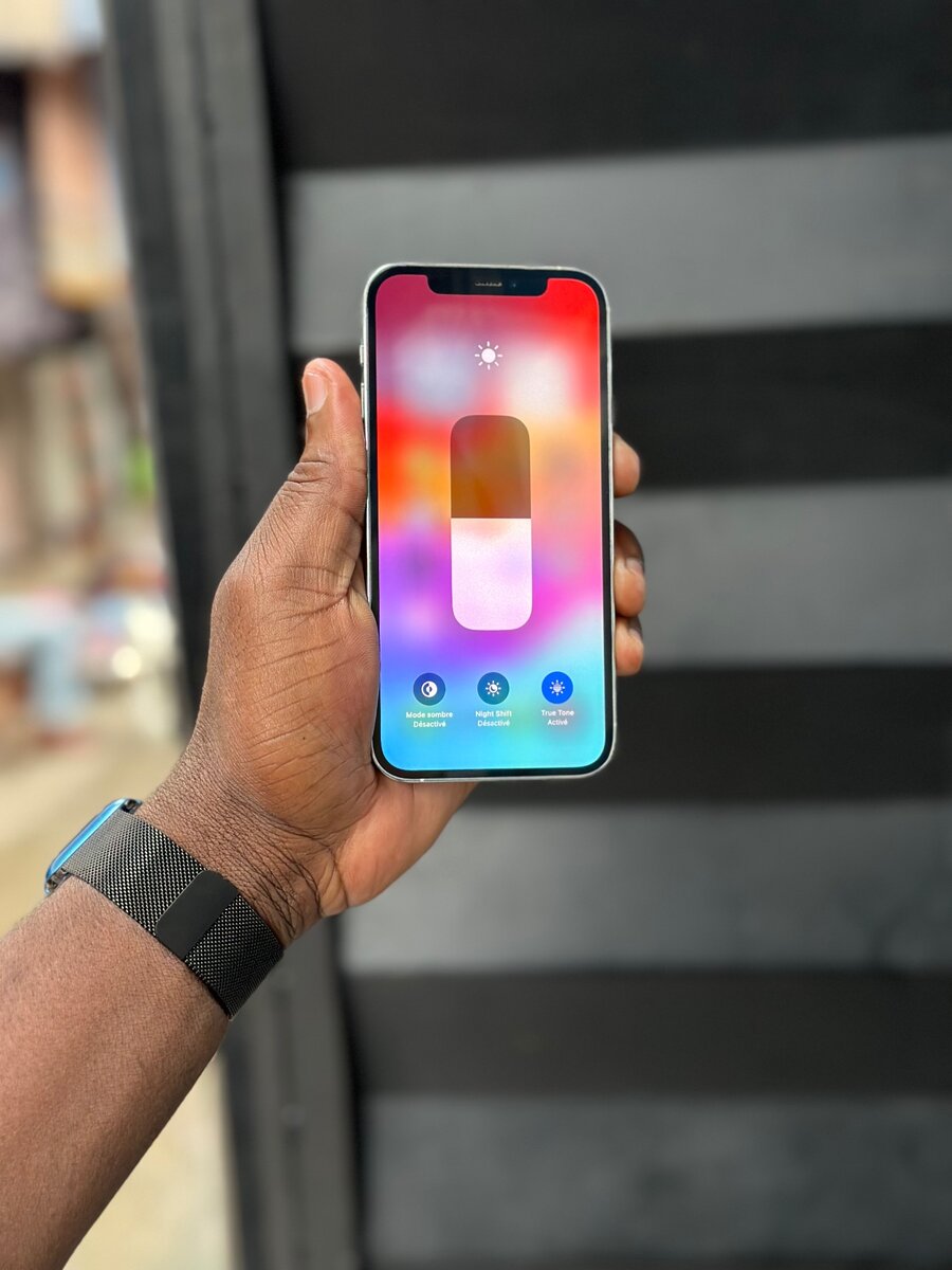 iPhone 12 Pro 128Go état 10/10 avec carton
