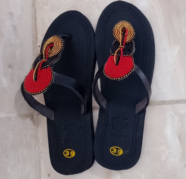 Sandales artisanales perlées