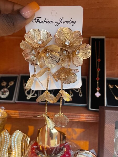 Boucles d'oreilles pendantes florales