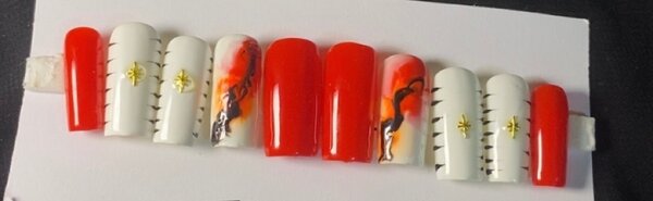 Faux ongles art rouge et blanc