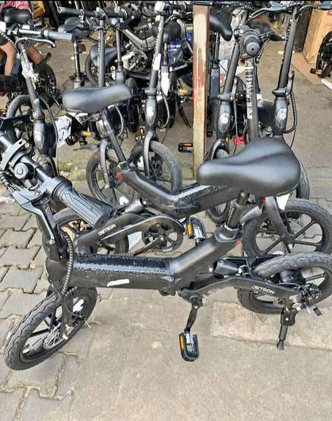 Vélo électrique pliable compact