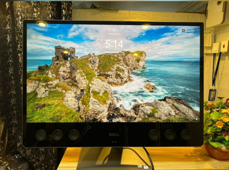 Dell Precision 5720 All in One Pc Available