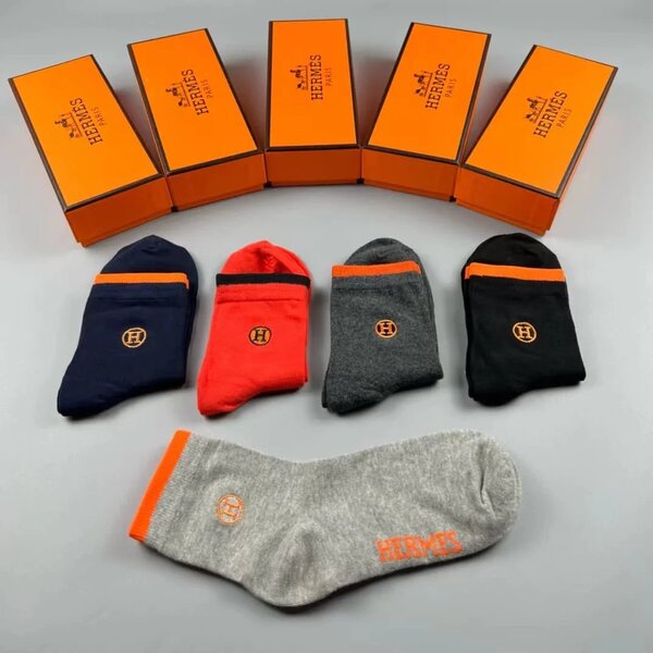 Socks with brands like Nike,New balance,Adidas,Jordan and He