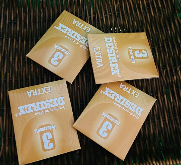 12 préservatifs (4 paquets