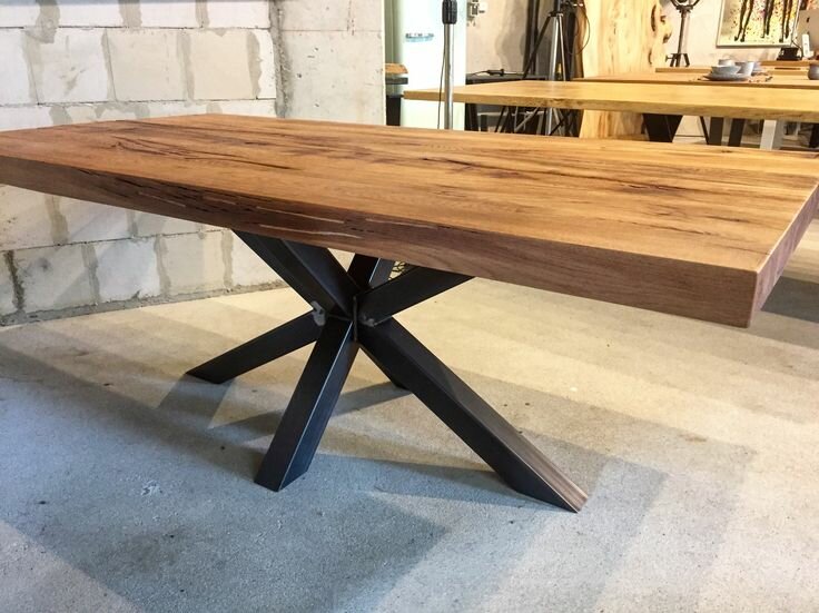 Table en bois moderne