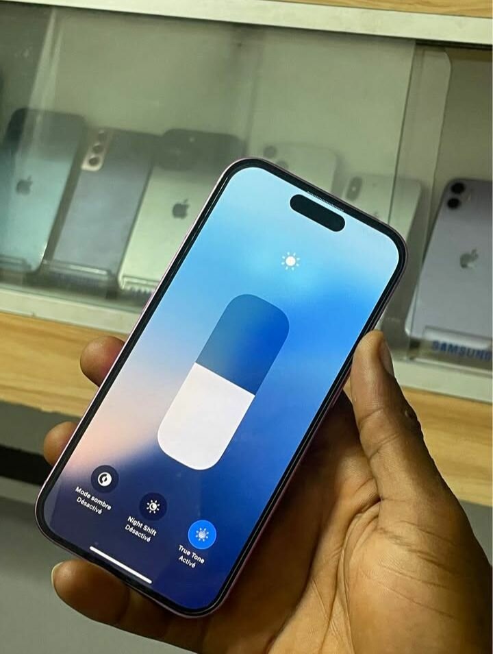 Smartphone 5G moderne rose