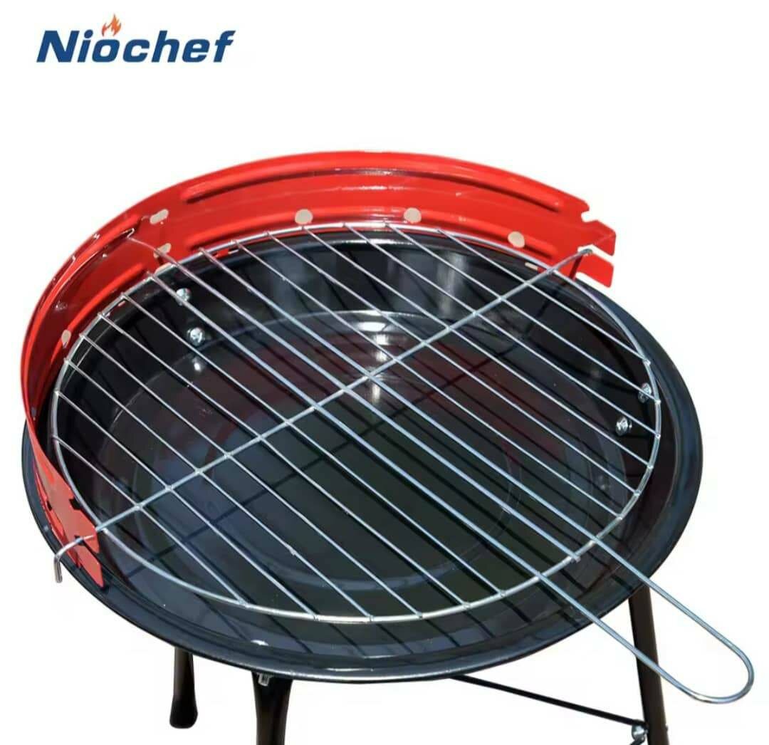 Barbecue et fer rond et noir ,36cm de diamètre et 55 cm de h
