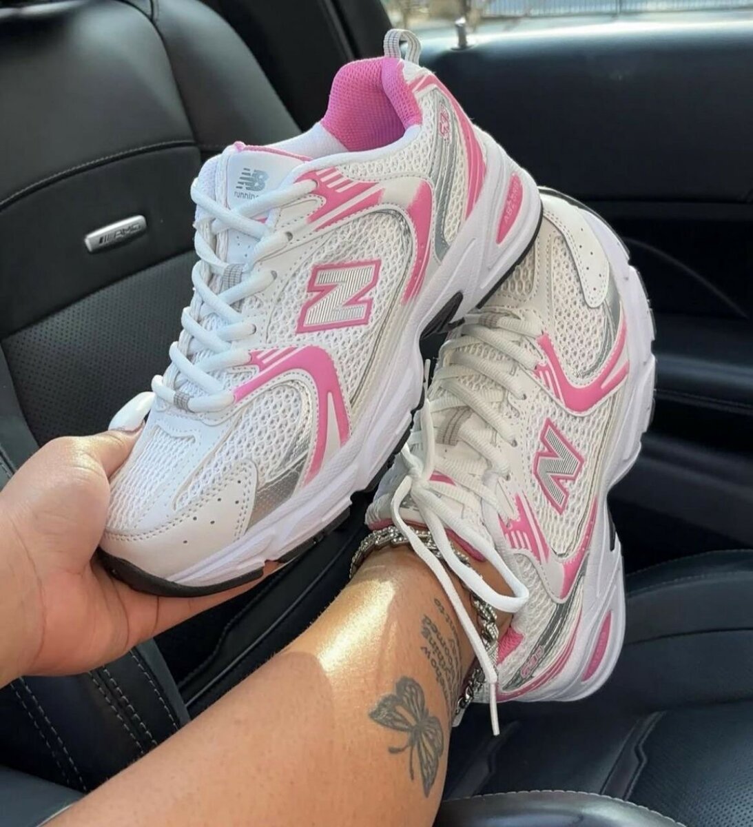 Baskets blanches et roses