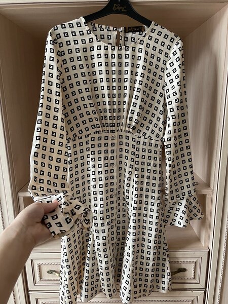 Платье из шелка