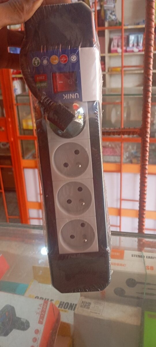 Multiprise avec interrupteur