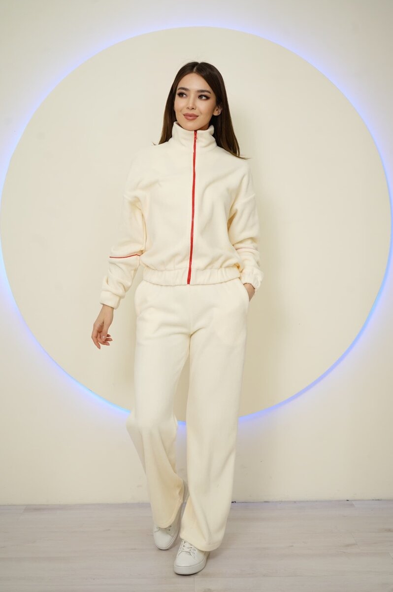 Спортивный костюм женский.