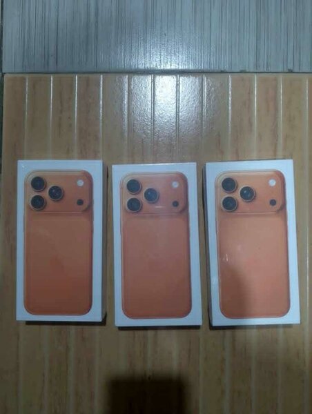 iPhone XR 12/256GB dans étu 17