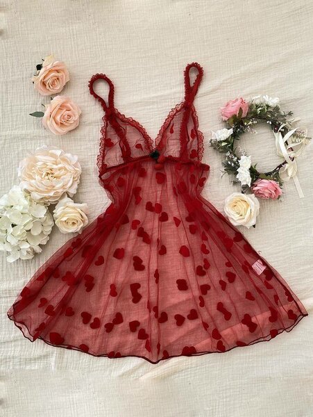 Nuisette féminine transparente