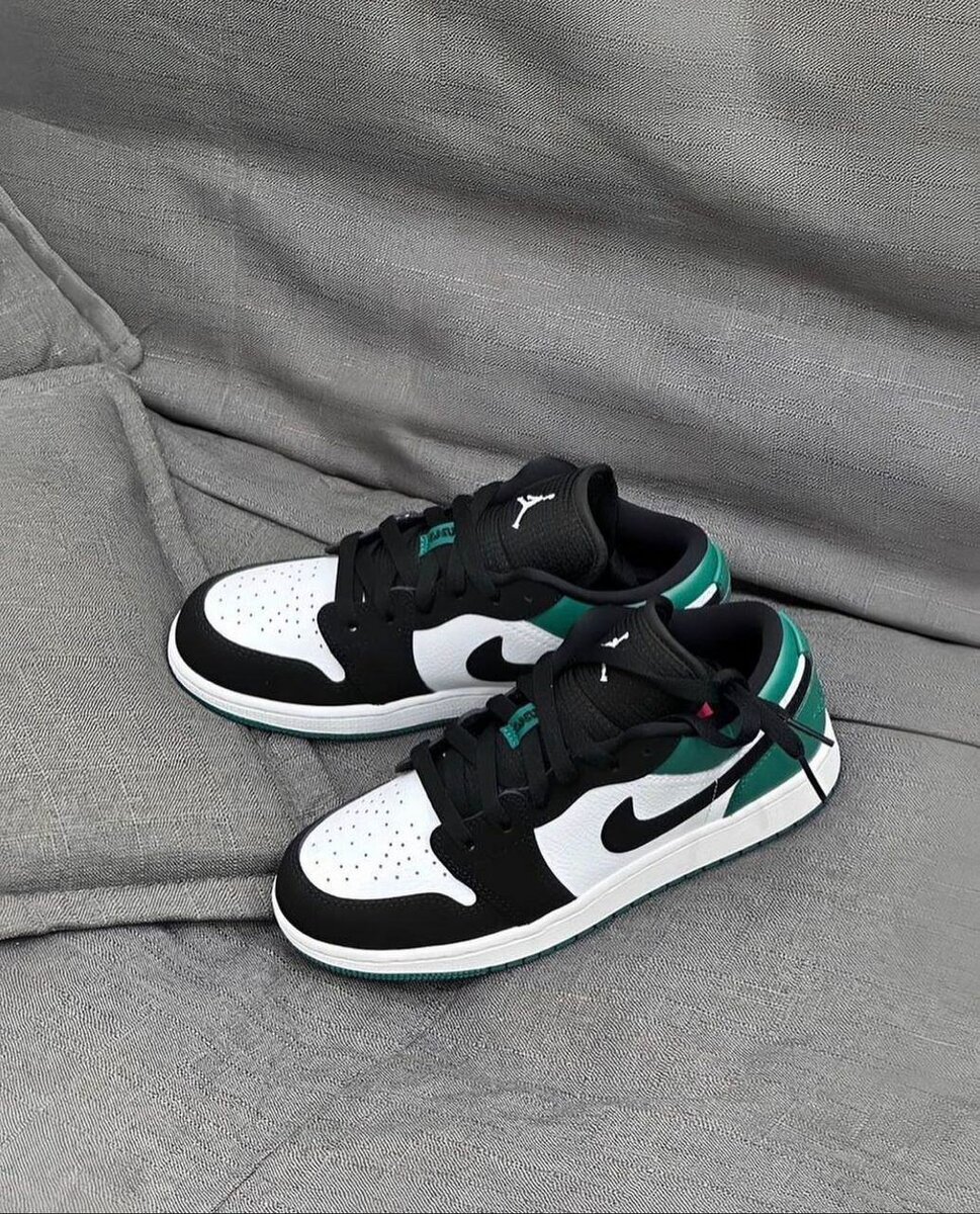 Baskets Air Vert et Noir