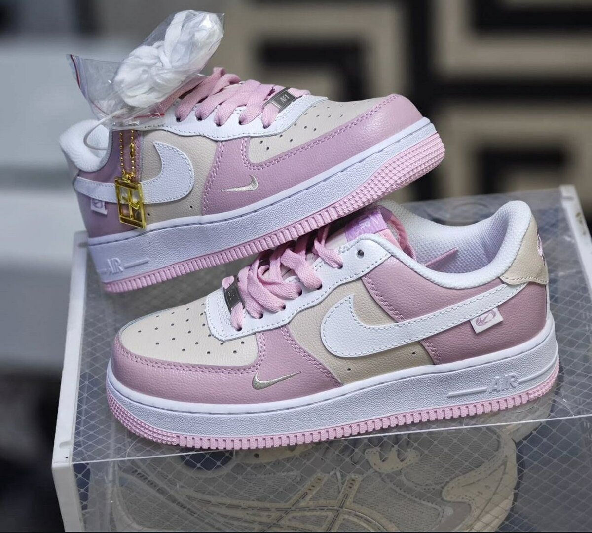 Baskets rose chic et confortables