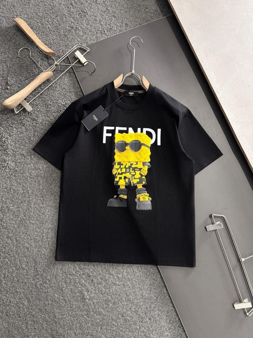 T-shirts Fendi colorés