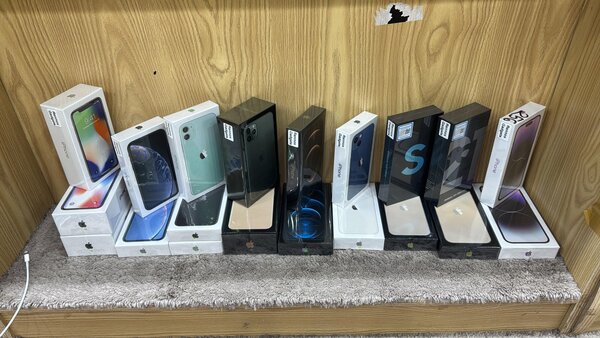 iPhones Brandnew  all models available