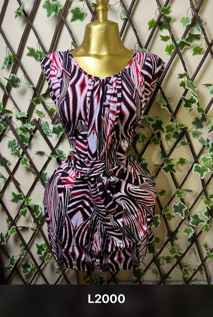 Robe moulante à motif artistique