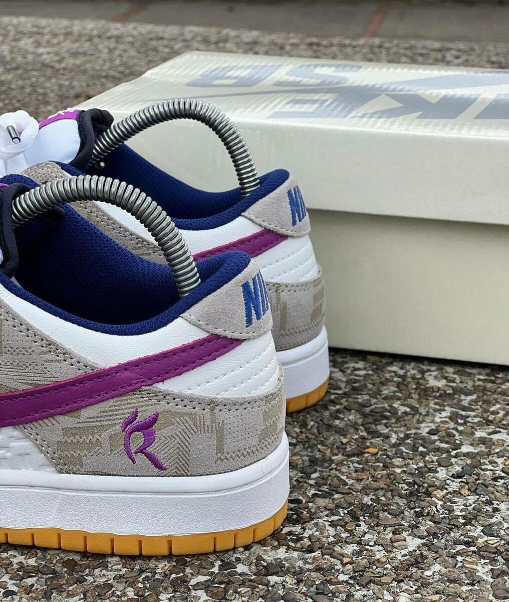 Nike SB Low Dunk Sneakers