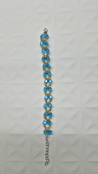 Bracelet perles bleues dorées