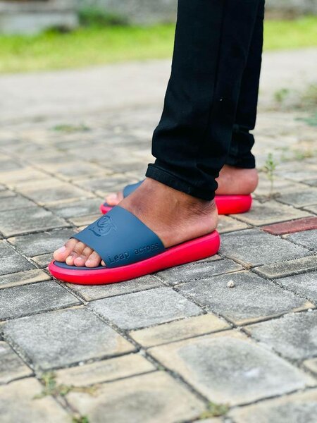 Tongs confortables pour homme