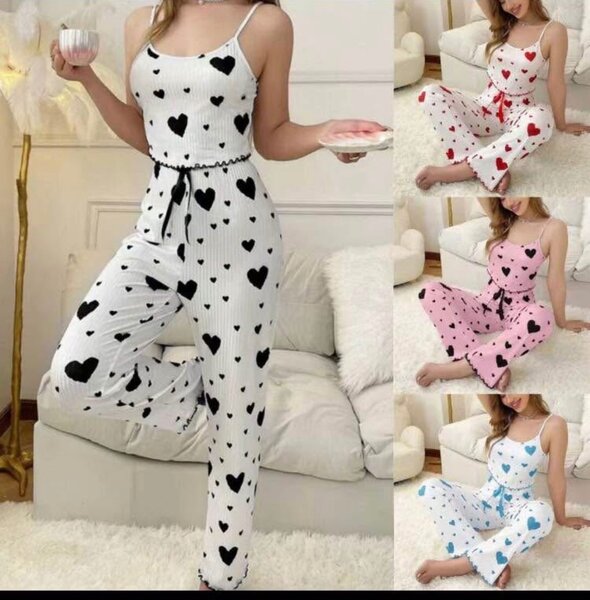 Pyjama femme à motifs cœurs