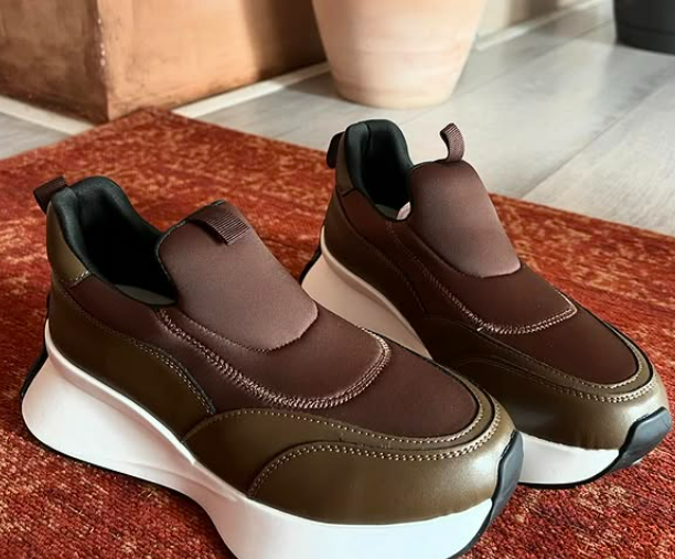 Наши осенние кроссовки отлично дополнят ваш образ, обувь с которой можно сочетать любую одежду 🤗❤️