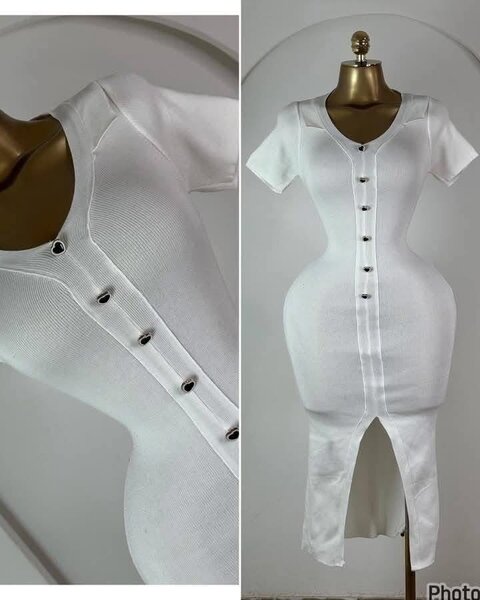 Robe moulante blanche élégante
