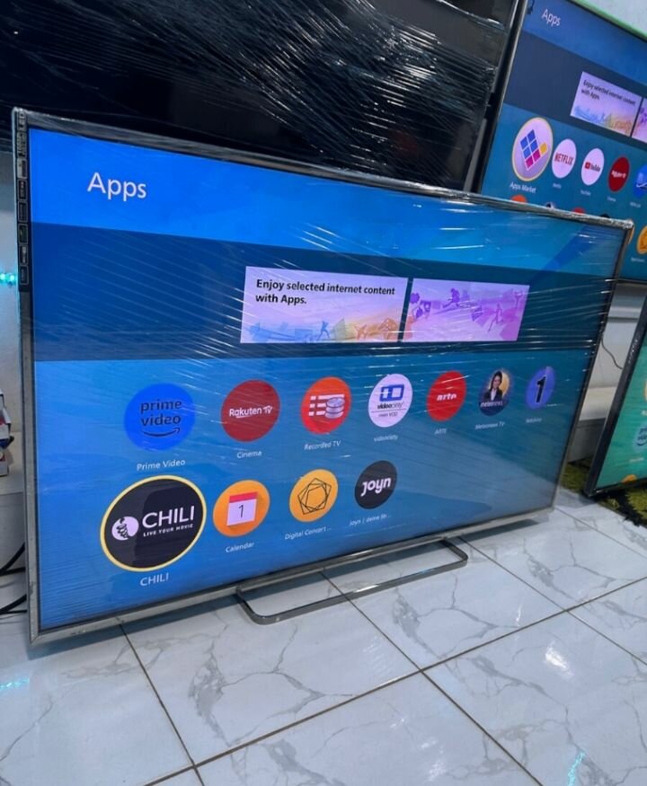 55" 4K ULTRA PANASONIC TELEVISION