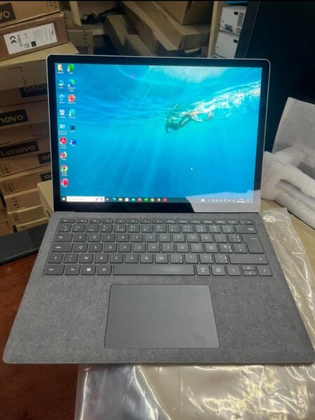 ULTRABOOK SURFACE