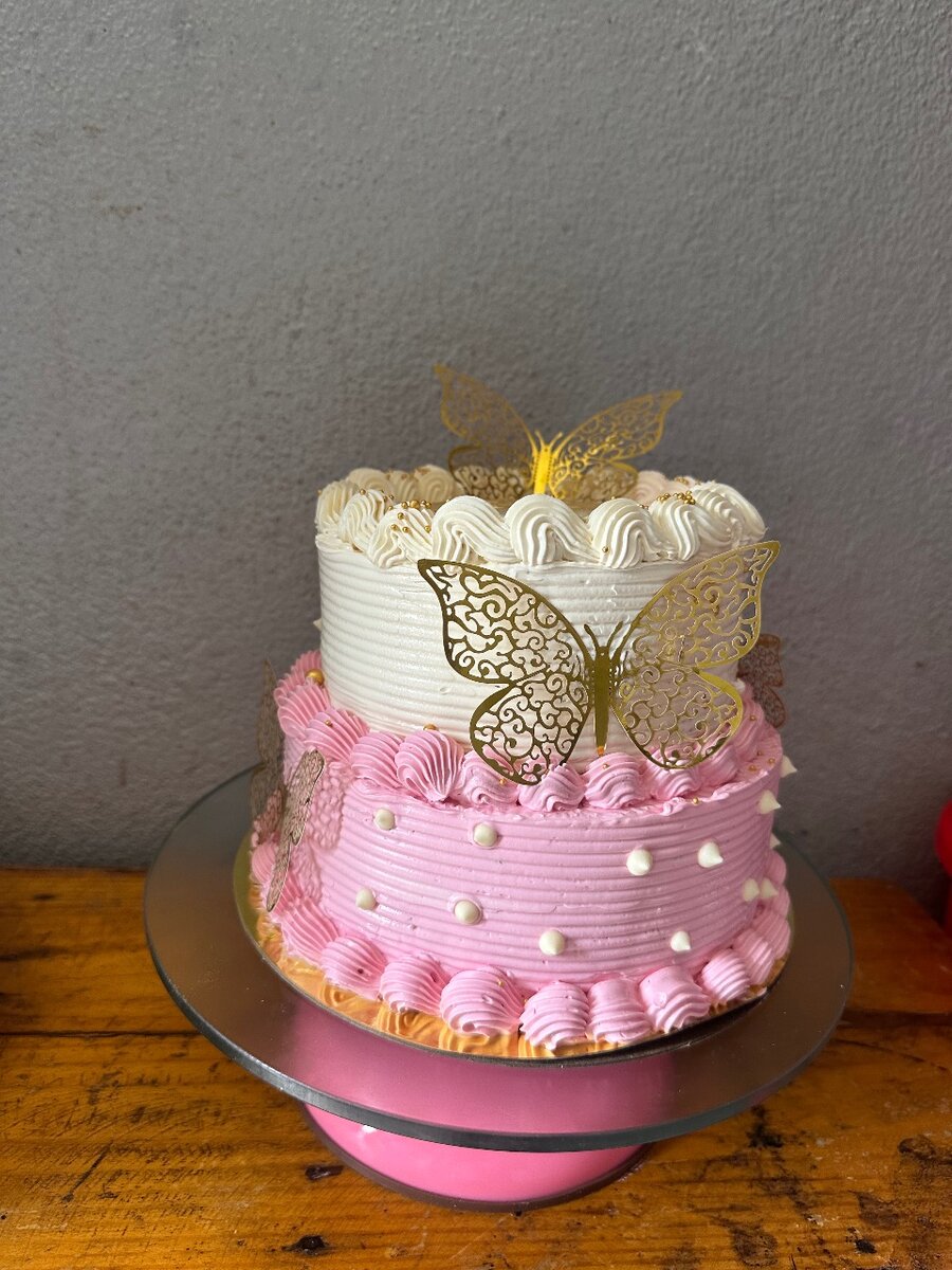 Gâteau Papillon Élégant