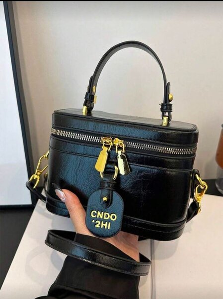 Sac à main chic en cuir avec bandoulière