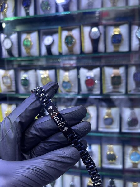 Bracelet de montre noire élégante