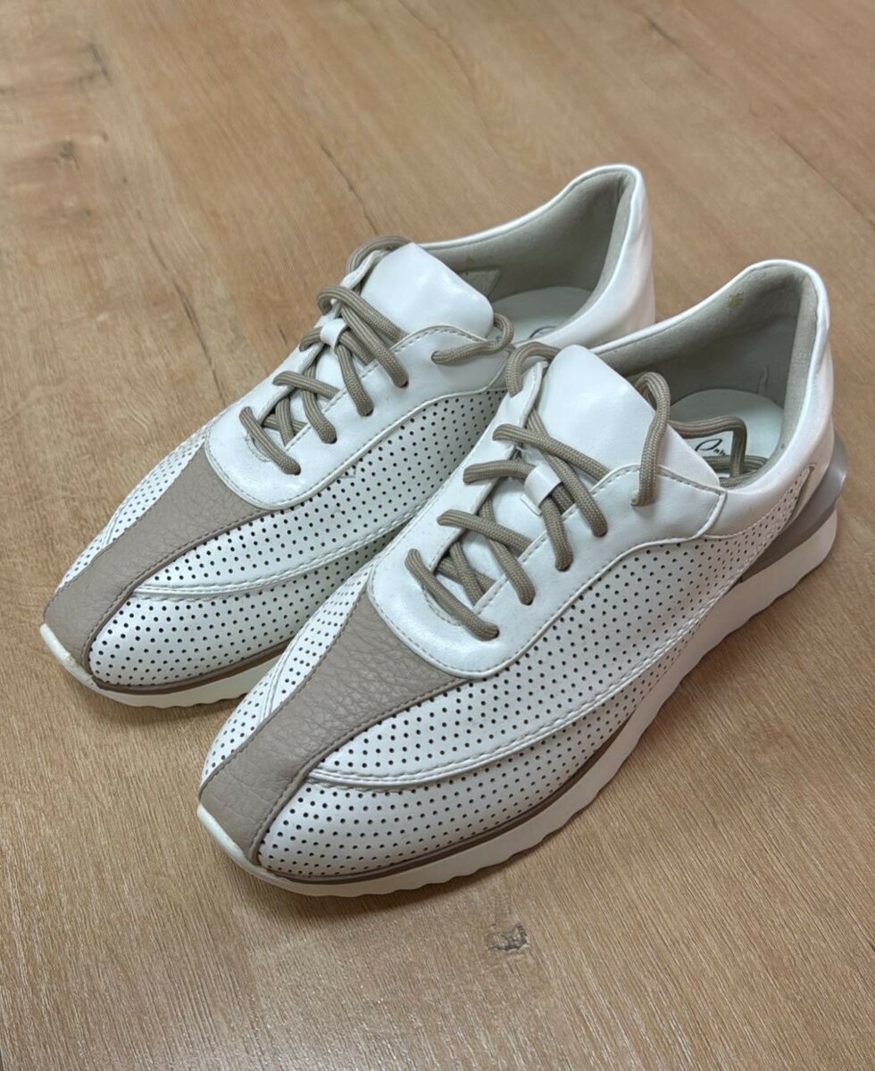 Кожаные кроссовки