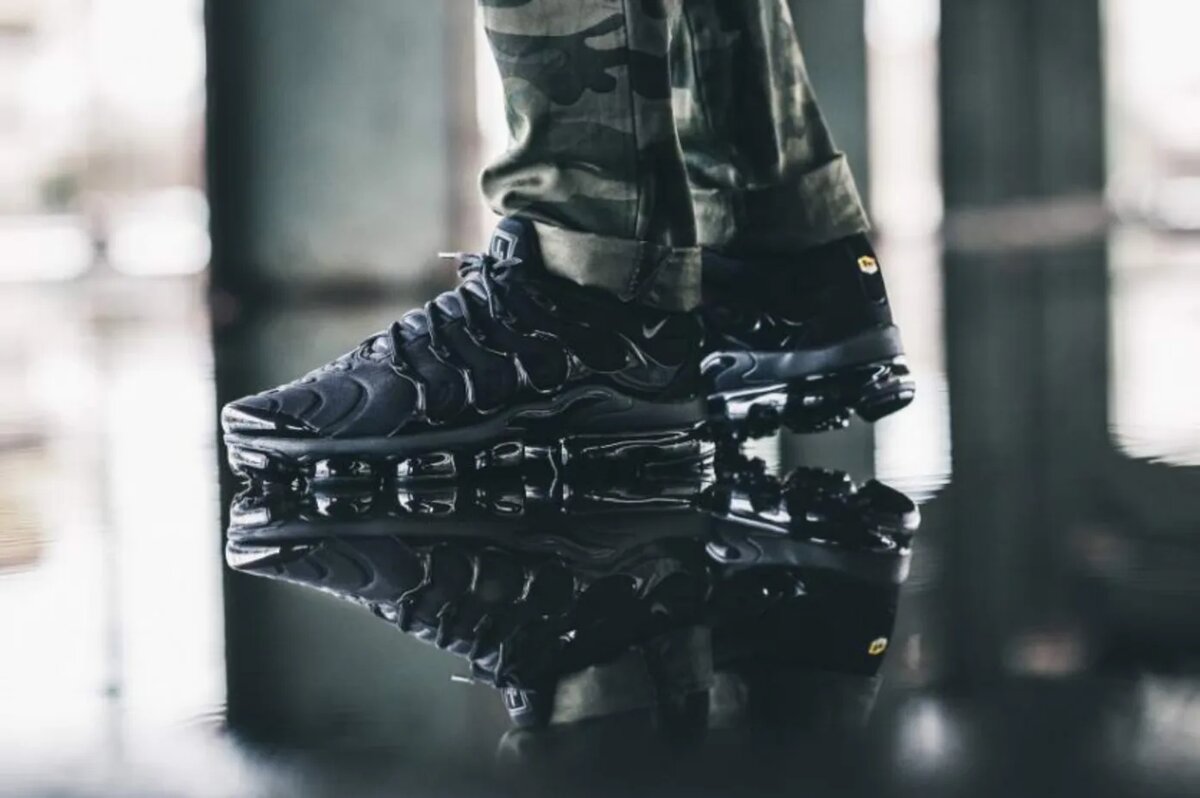 Triple Black Vapor Max