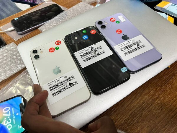 iPhone 11 64go quasi neuf propre Importé