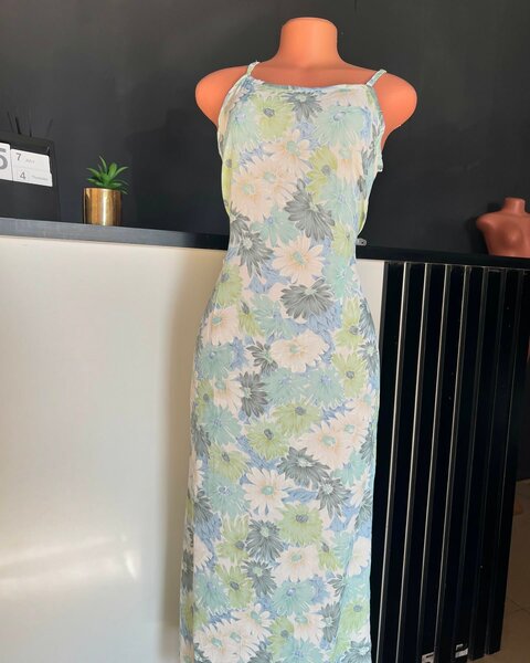  women's beautiful dress 