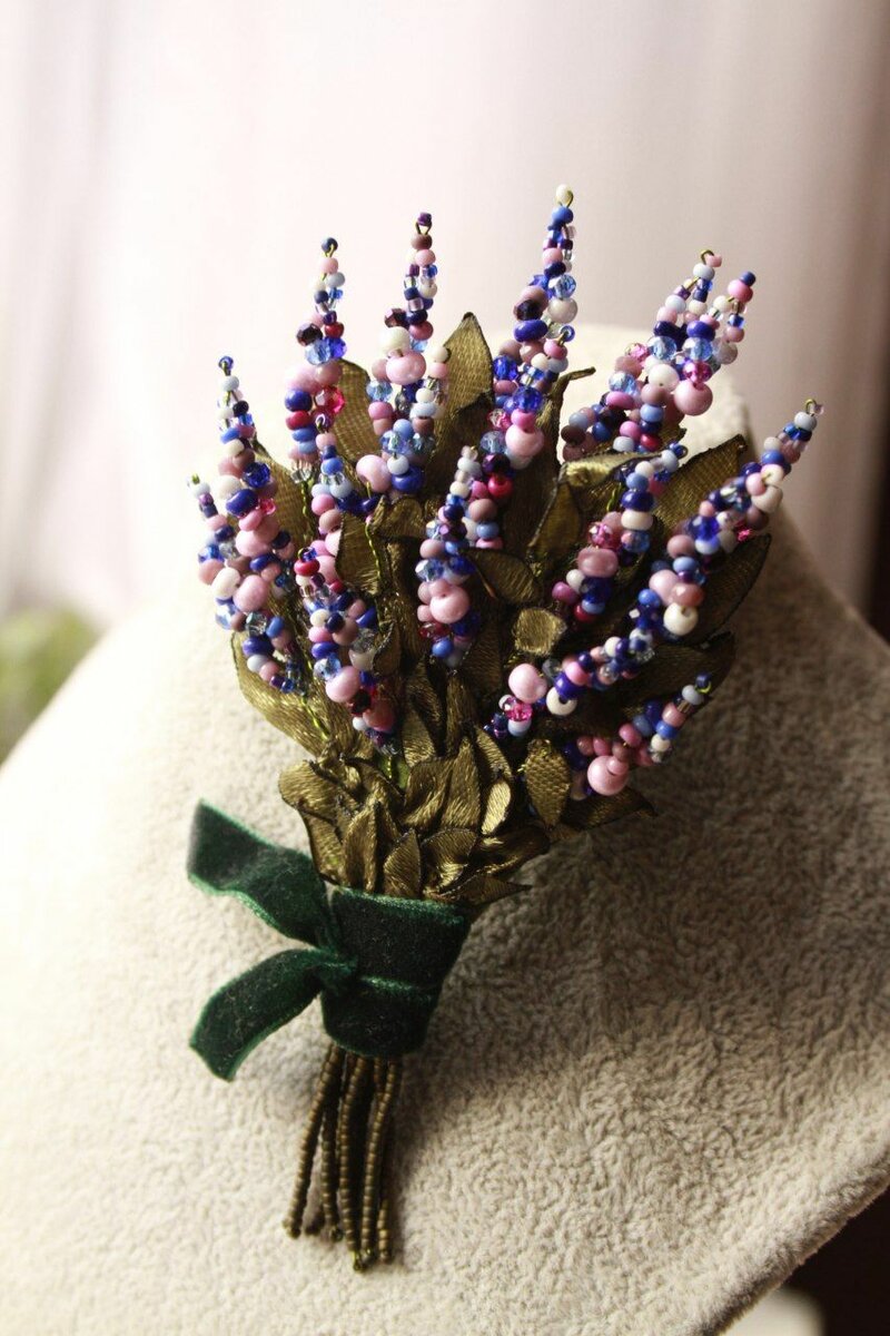 Брошь лаванда.