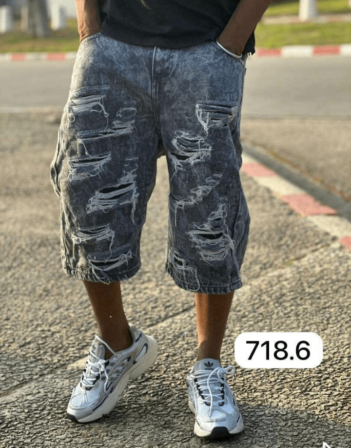Bermudas en Jean Déchirées