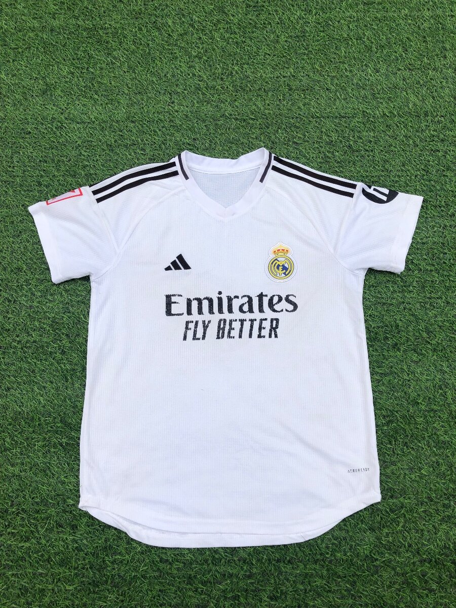 2024/25 Real Madrid Home Jersey ( CAMAVINGA )