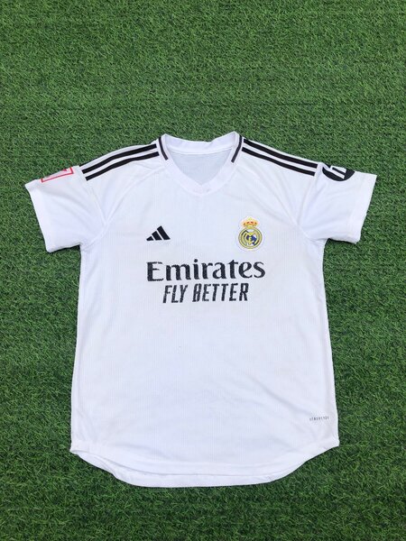 2024/25 Real Madrid Home Jersey ( CAMAVINGA )