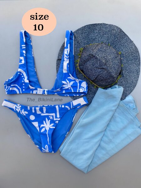 Two piece bikini, wrap and hat
