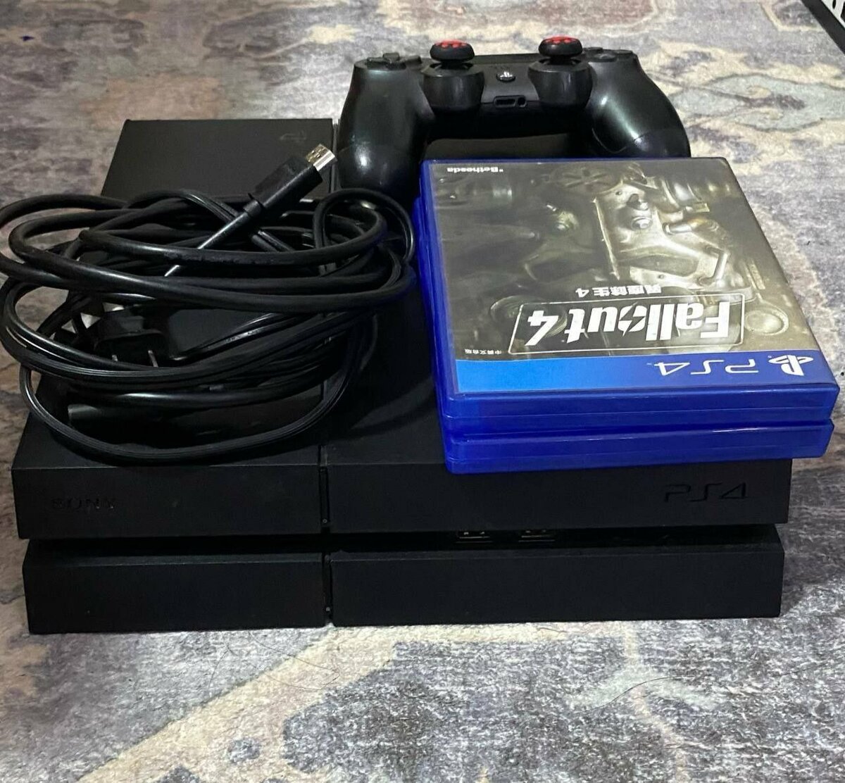 PS4 standard 1 controller 2games