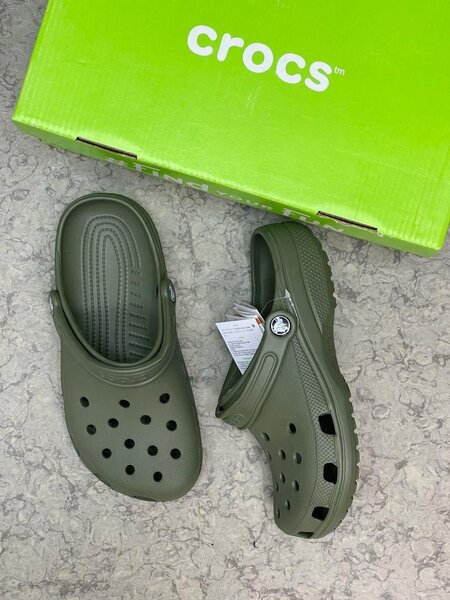 Authentic classic crocs